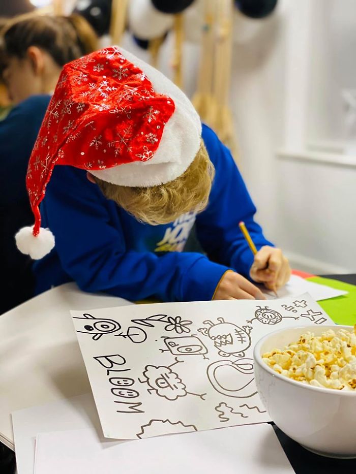 あの「天才落書き少年」のその後がスゴいことに。最新作はついに「学校の壁」？の画像 5/5