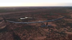 1年連続で飛べる「ソーラー電池式飛行機」の初飛行に成功の画像 2/2