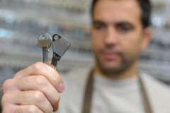 なぜ唐辛子は「熱く」感じてミントは「冷たく」感じるの？の画像 2/2