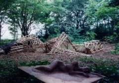 季節によって姿を変える。「生きた女神」が横たわる神秘的な庭園（イギリス）の画像 3/8