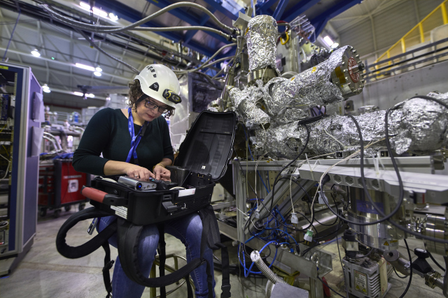 CERNでの作業の様子