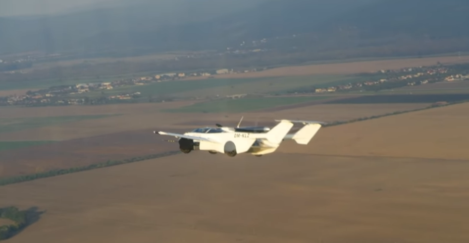 初飛行テストに成功