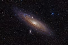 M31: アンドロメダ銀河。