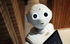 人と暮らすロボットには柔らかさが重要になるかもしれない。