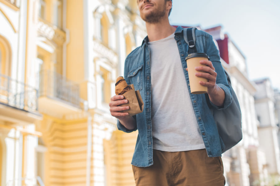 コーヒー1杯ごとに1日の歩数が600歩増えていた