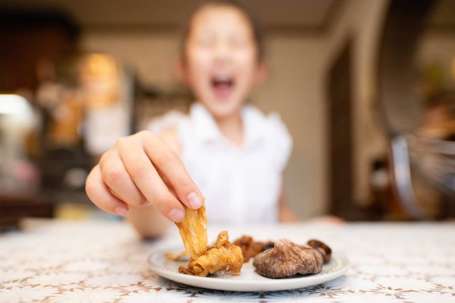 日本の子どもは我慢強い？　実は食べ物だけだった