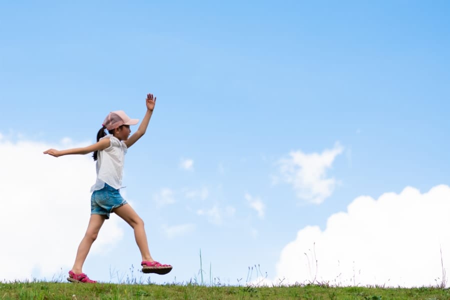 日本の子どもの「歩き方」は海外の子どもと違っていた⁈