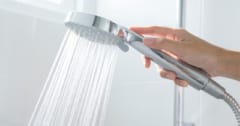 なぜシャワーを浴びていると「創造的なアイデア」が浮かびやすいのかの画像 1/1