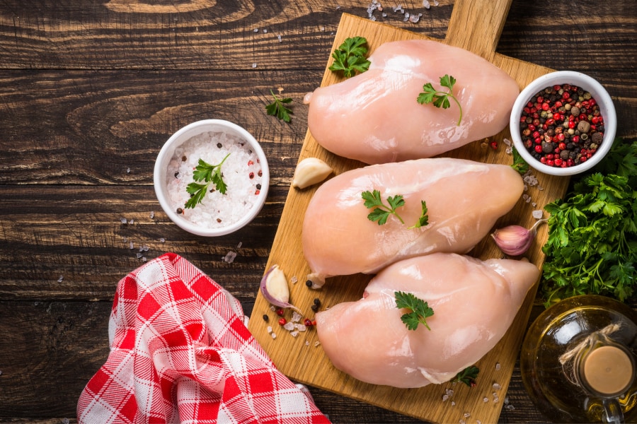 鶏肉には細菌が内在する可能性が高い