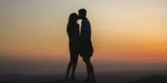 「キス スクエア」機能でキスする相手はだれなのか？