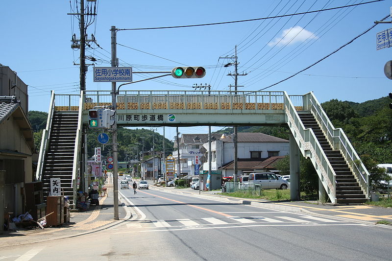 「高めの歩道橋でいいのでは？」という意見も