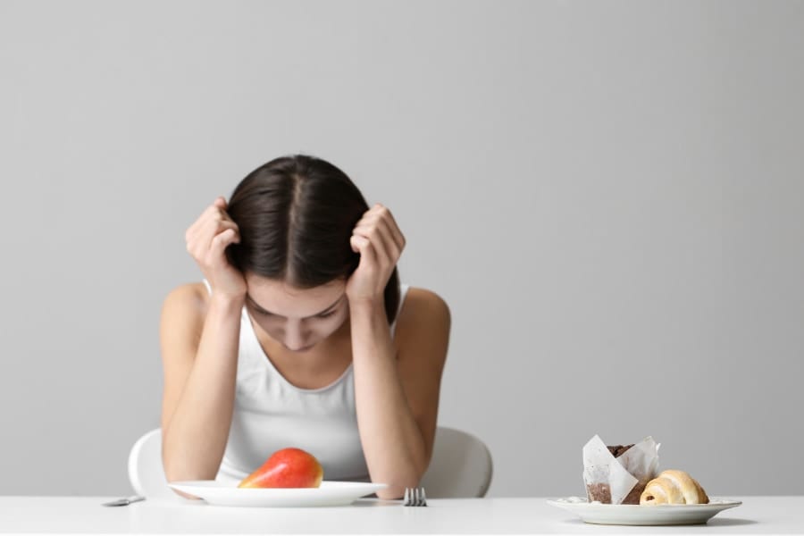 体は栄養を必要としているのに食欲がわかない