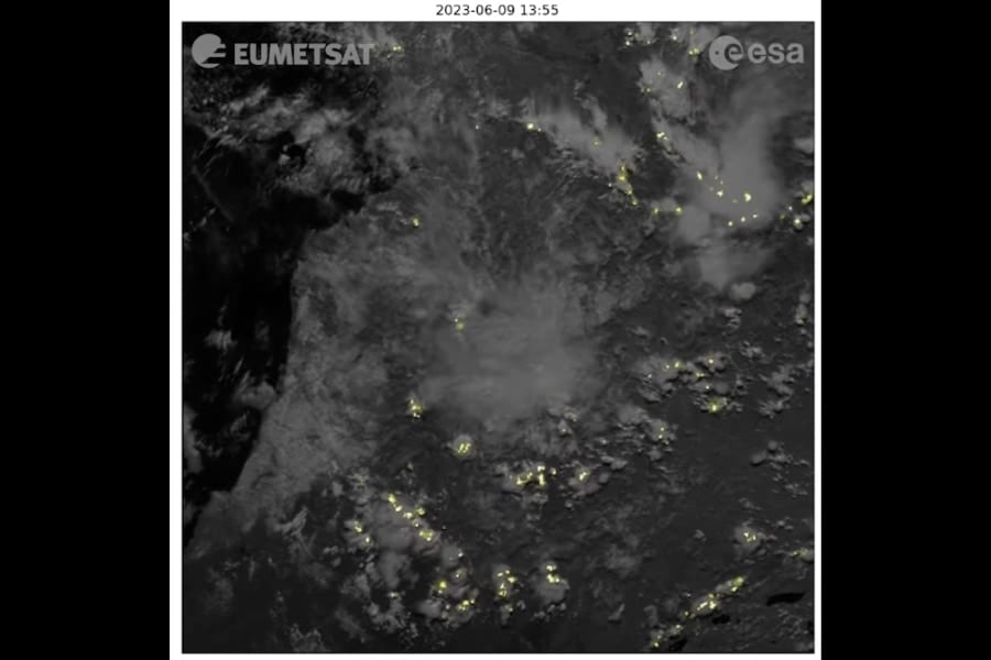 宇宙から見た「雷発生の様子」！ESAの新しい雷観測器の初公開映像