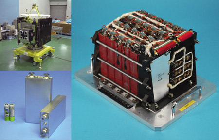 試験中の「はやぶさ」と搭載されたリチウムイオン電池(左下と右）