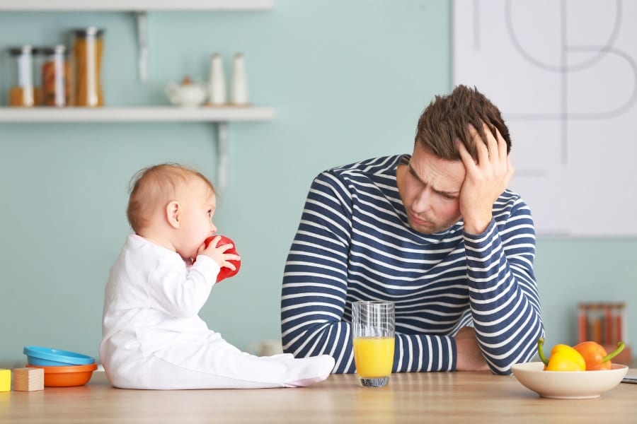 最近では、男性の「産後うつ」も知られるように