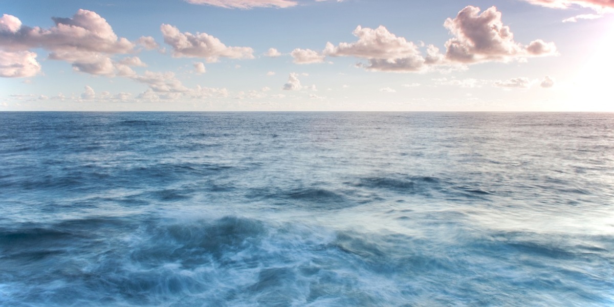 海水も光で蒸発しているかもしれない