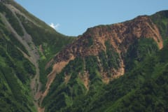 ザラ峠、現在は縦走路の一部となっており峠として使うことはできない