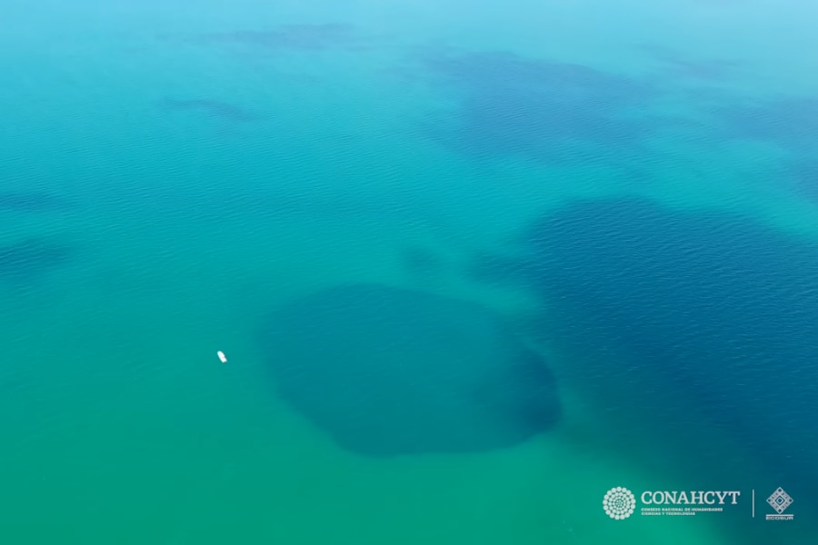 深さ420m超！地球上で最も深い「ブルーホール」 - ナゾロジー