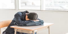 人気者の生徒の睡眠状態は悪い