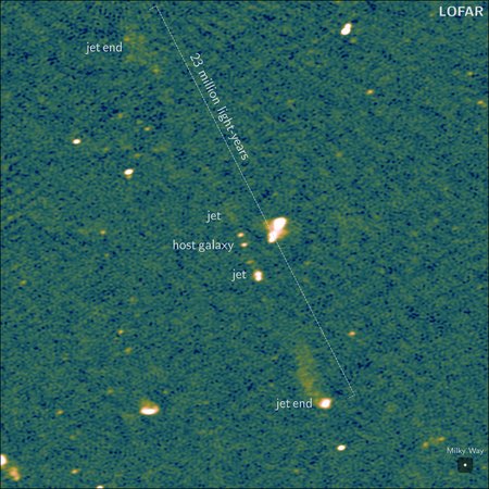 【天の川銀河140個分】観測史上最大のブラックホールジェットを発見！の画像 3/5