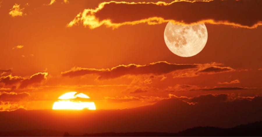 月の日没はどう見える？】月面で「太陽が沈む瞬間」の撮影に成功