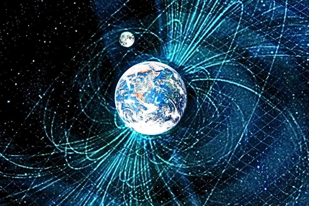 地球の自転から電気を取り出す仕組みを開発：なお使いすぎると？