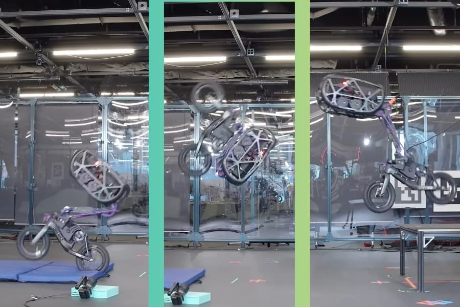 【神業】人間超え!? 空を舞う自転車ロボットが驚異のバランス能力を証明！