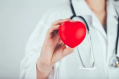 シャンパンを定期的に飲む人は「心臓突然死」のリスクが下がっていた！の画像 2/3