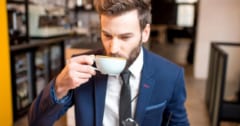 コーヒーを飲む習慣があると「カフェイン抜きでも認知機能が向上する」と判明の画像 1/3