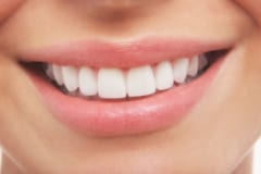男性は女性の口元、女性は男性の目と髪に魅力を感じているの画像 3/4