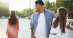 パートナーが誘惑された!?心の揺らぎは彼・彼女の「ある消費行動」に現れると判明の画像 1/4