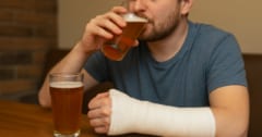 ケガの治療中に「飲酒すべきでない」5つの科学的理由の画像 1/3