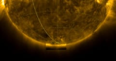人類初の「太陽の南極画像」をESAが公開！明らかになった”混沌”とは？の画像 1/5