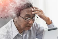 銀行貯金の減り方に「認知症のサイン」が現れると判明！の画像 3/3