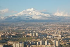 森の緑が濃くなると「火山噴火が迫っているサイン」となる可能性の画像 3/3