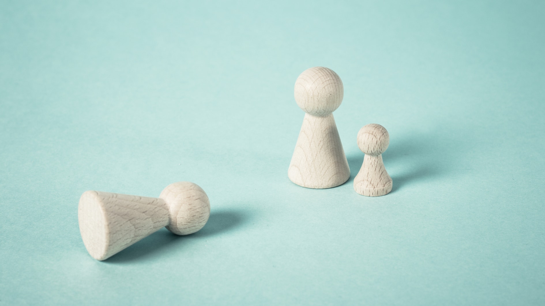 陰謀論は“個人の趣味”で済まない――家族崩壊の連鎖をどう止める?
