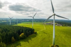 【どうやって発電？】「レール上を翼がグルグル走る」奇妙な風力発電が登場の画像 2/7