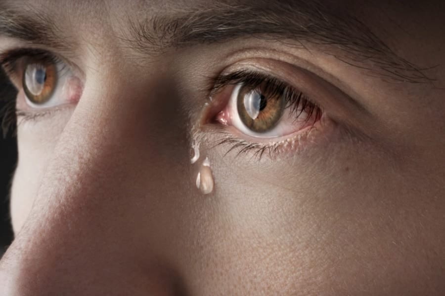 泣きそうにない人の涙ほど「誠実」と受け取られやすいと判明