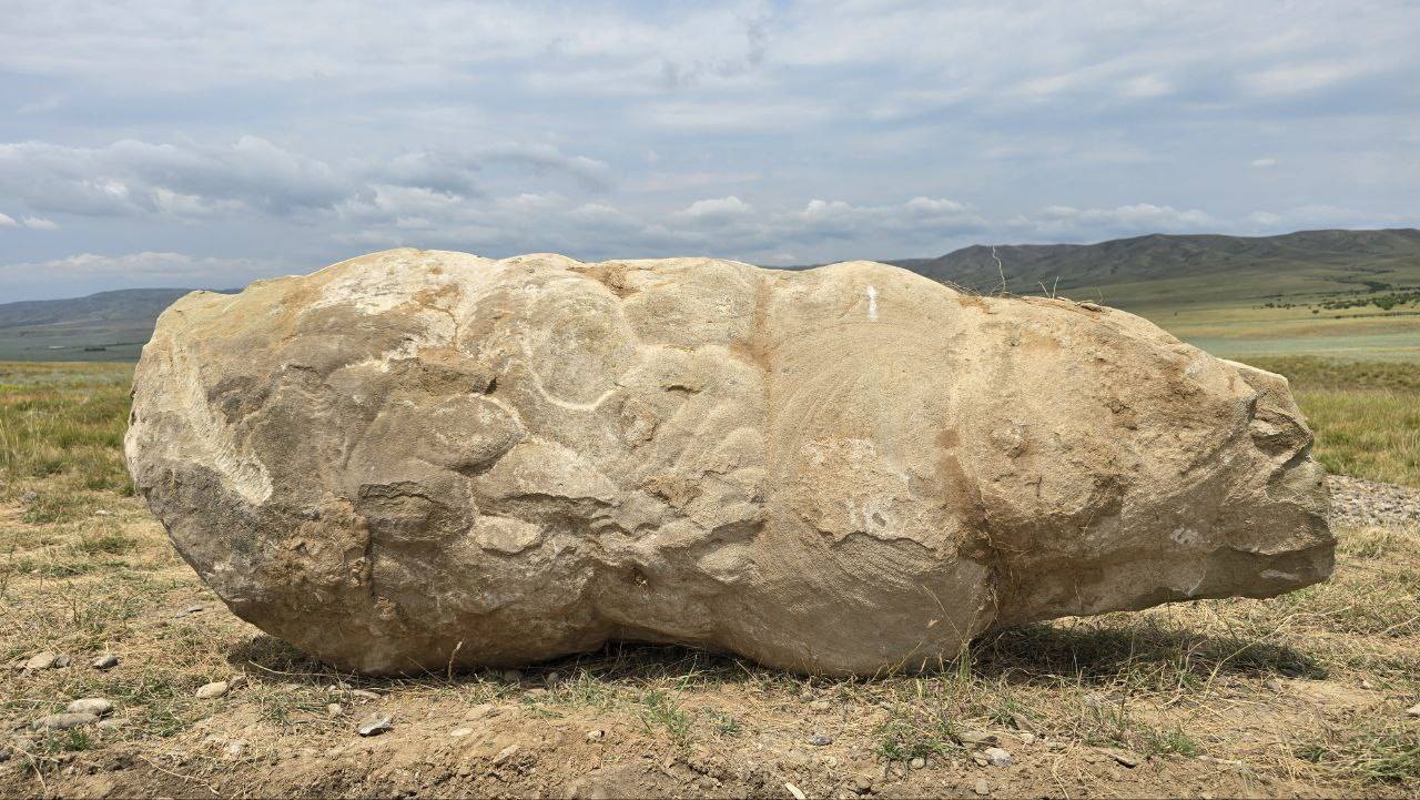 3800年前に埋葬された「身長2mの巨人兵」を発見、アゼルバイジャンの画像 3/5