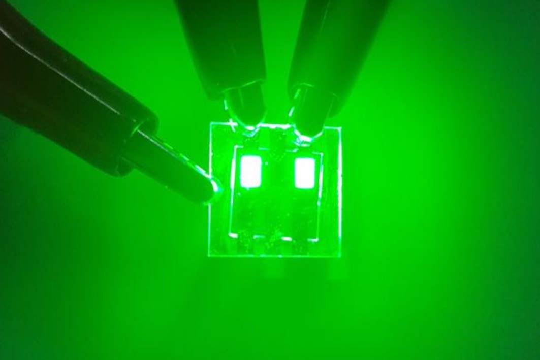 従来のLEDを時代遅れにする超高輝度「量子ロッドLED」がついに登場