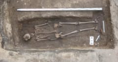 アイスクリーム屋の地下から「中世騎士の人骨」が見つかるの画像 1/3