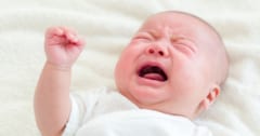 「女性の方が赤ちゃんの泣き声に気づきやすい」は本当か？の画像 1/3