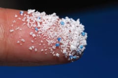 【衝撃の試算】人は1日に約7万個のマイクロプラスチックを吸い込んでいるの画像 2/3