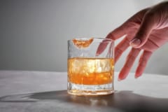 アルコールをやめると体に何が起こる？「1日目から1年後」まで解説の画像 2/3