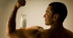 【科学的根拠なし】スーパーフードとして「母乳」が爆売れ！買い手はマッチョたち！の画像 1/3