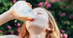 「水分保持力TOP3」は？”白い飲み物”2種と経口補水液だった【水じゃない】の画像 1/5