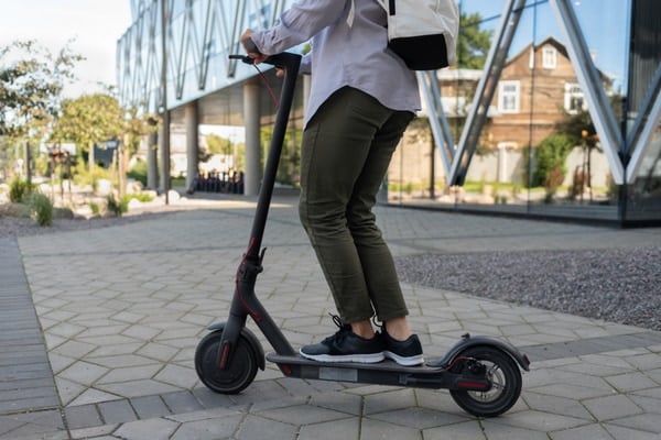 電動キックボードより電動アシスト自転車の方が事故率が約8倍高かった