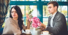 恋人に”与えすぎて”関係が壊れる人の特徴とは？の画像 1/1