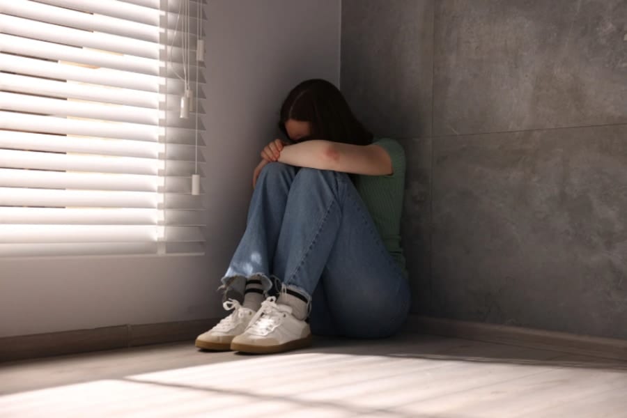 きわめて稀な「月経精神病」の症例を10代女性で確認