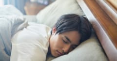 睡眠の質が悪い人ほど、脳が老けこんでいたの画像 1/1